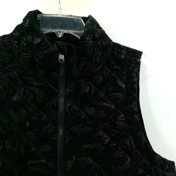 ATHLETA Whisper Featherless Luxe Velvet Vest Women's M Black Quilted Full Zip - Picture 5 of 13